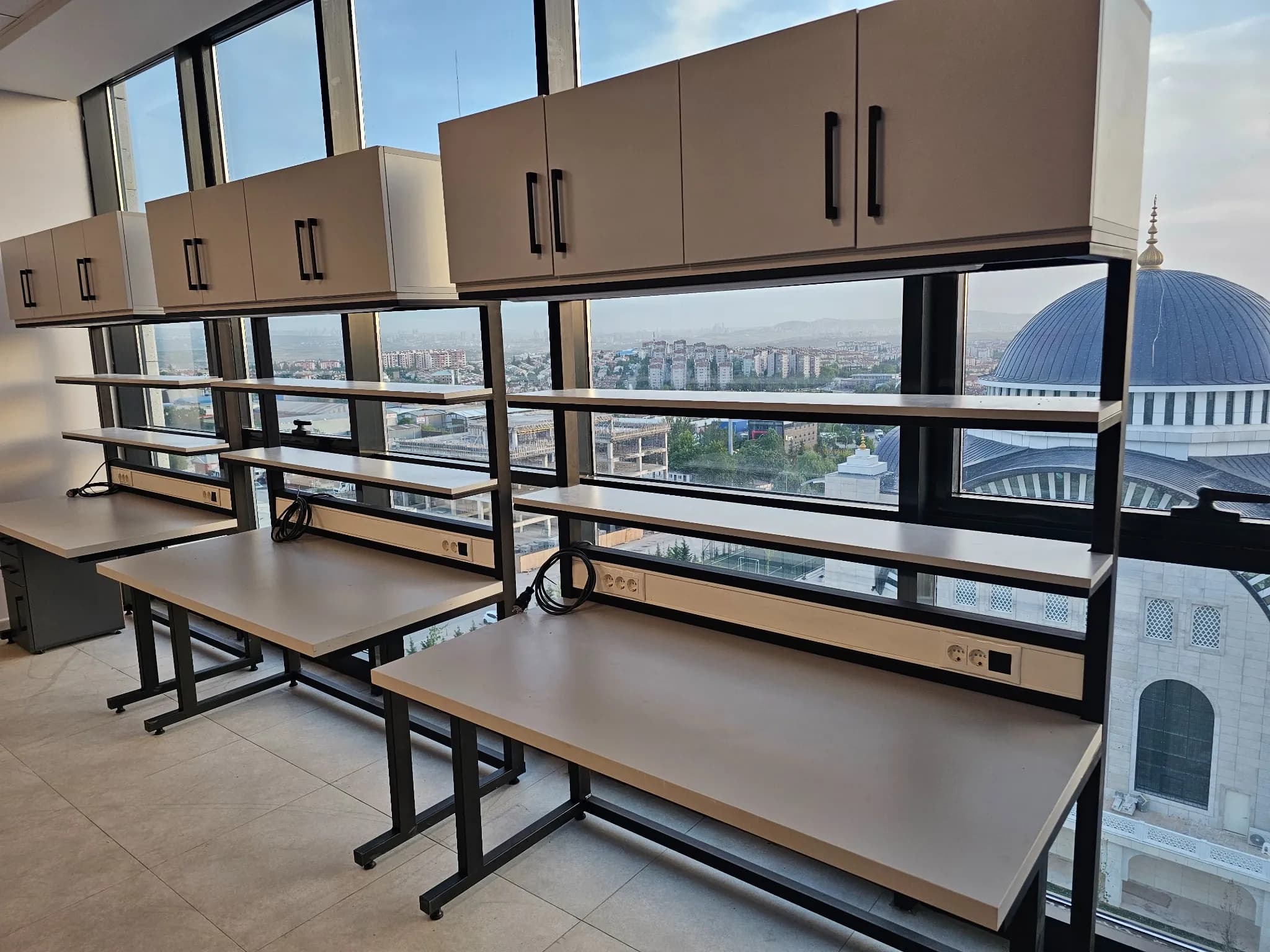 ESD Dolaplı Çalışma Masası